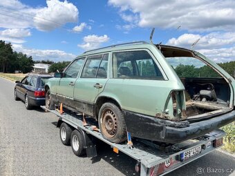 Mercedes Benz w124 250D díly - 4