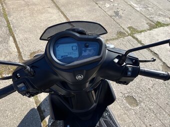 skútr Yamaha Rayzr - 4