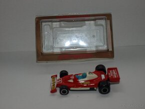 FERRARI 312 T2 F1 MAJORETTE 1/64 - 4
