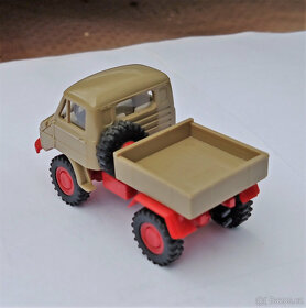 Mercedes. Měřítko:1:87. Délka cca 5cm. - 4