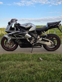 Honda cbr 1000rr - 4