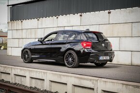 BMW M135i M-Performance Manuál - 4