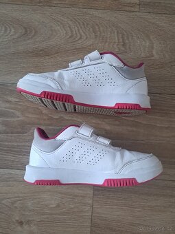 Dívčí boty Adidas pěkný stav - 4