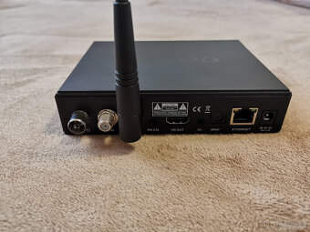 DVB-T2 a satelitní přijímač Octagon SF8008 Mini 4K UHD E2 - 4