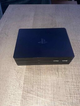 Ps4 Slim 500GB 2x Ovladač + Vr set + hry - 4