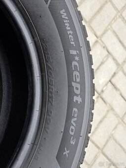 215/65/17 Zimní pneumatiky Hankook i cept Evo 3 - 4