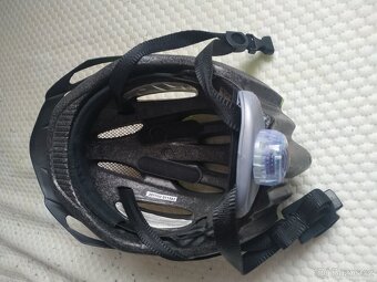Dětská cyklohelma s LED světlem - 4