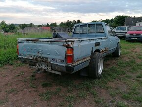 Datsun (Nissan) Y 720 Single Cab - 4