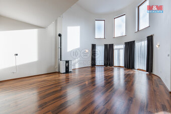 Prodej rodinného domu, 376 m², Mezirolí, Nová Role - 4