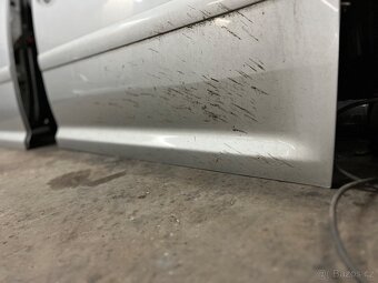 Vw Touran LA7W stříbrné pravé dveře - 4