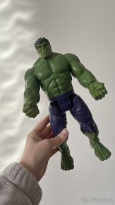 figurka Hulk - 4