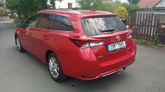 Toyota Auris Kombi 1.6 benzín - 4