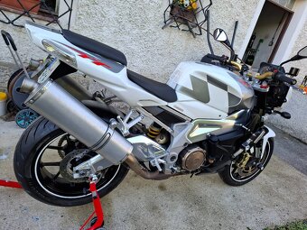 Aprilia Tuono 1000R - 4