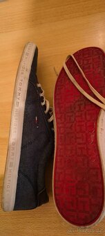 Tommy Hilfiger - 4