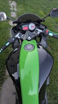 Yamaha yzf r125 - 4