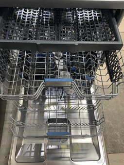 Nepoužitá myčka Beko BDFN36650XC - 4