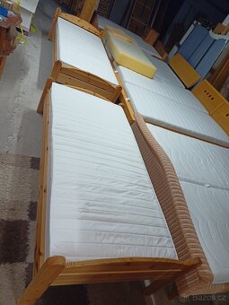 Prodám 2 x krásné postele z masivu 90 x 200 cm - 4