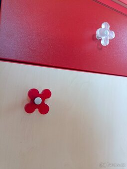 Psací stůl s otočným křeslem - 4