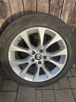Prodám originál alu+pneu na BMW X5 - 4