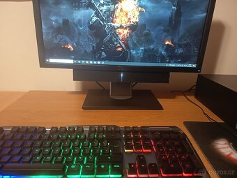 Kompletní počítačový setup - 4