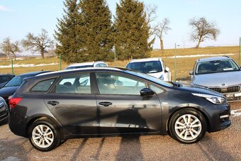 KIA Ceed 1.6 GDi 99kW serviska, 2x kola - 4