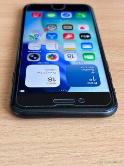 iPhone SE (2020) 64 GB, Černý - 4