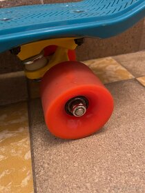 Pennyboard oxelo - dětský plastový skateboard - 4