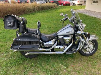 Suzuki Intruder 1500 LC - 4
