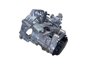 Převodovka 5Q manuál JCS 1.9TDI 77KW 8V BLS VW Caddy 2 2007 - 4
