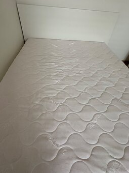 Postel z Ikei Malm 160x200cm - 4