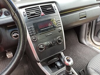 Mercedes -Benz B150 - 4