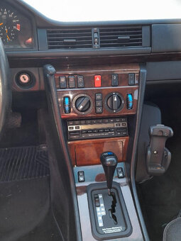 MERCEDES BENZ 124 - 4