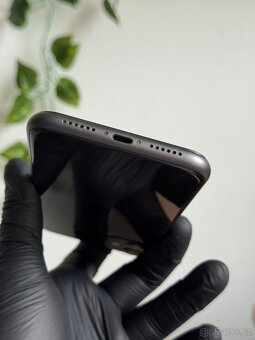 iPhone 11 64GB černý - 4