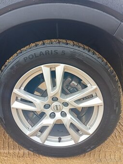 Volvo XC-40 - 4