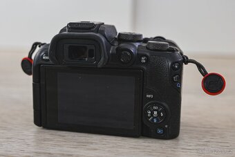 Canon EOS R10 - Stav NOVÉHO KUSU - 4