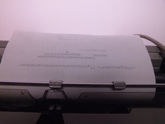 Psací el. stroj Olivetti - 4