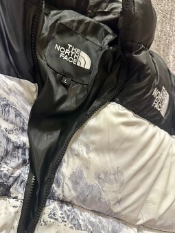 The North Face bunda s motivem hor - 4