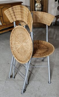 Dvě kempingové, ratanové, skládací židličky. - 4