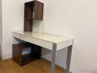Pracovní/studijni stul - 4
