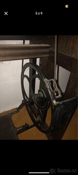 Starý šicí stroj - 4