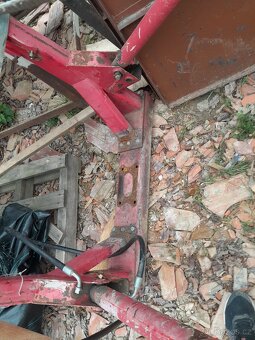 Celny nakladac na traktor - 4