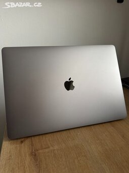 MacBook Pro 16" (2019) - i9/32GB/1TB - 4