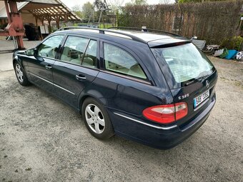 Mercedes Benz E320 - 4