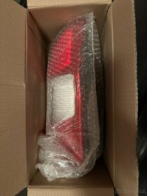 Ford Transit Courier lampa zadní - 4