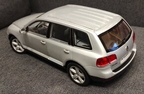 VW Touareg 1/18 - 4