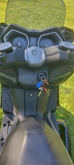 Yamaha x-max 400 momo-design - 4