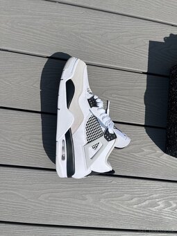 Jordan 4 Military Black - 4