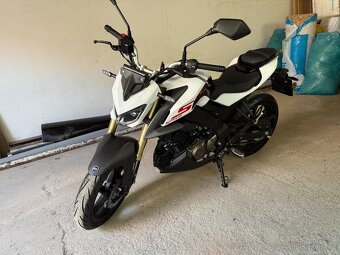 QJ Motor SRK 125 S - 4