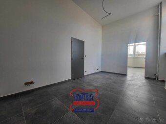 Pronájem skladovacích / kancelářských prostor, 32 m2 -  U Sm - 4