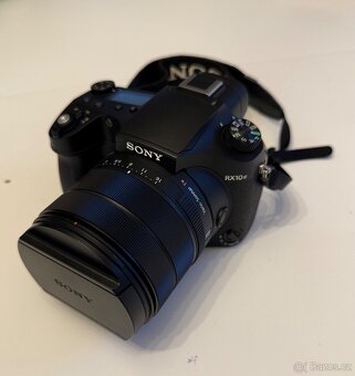 Prodám fotoaparát Sony DSC-RX10M4 - 4